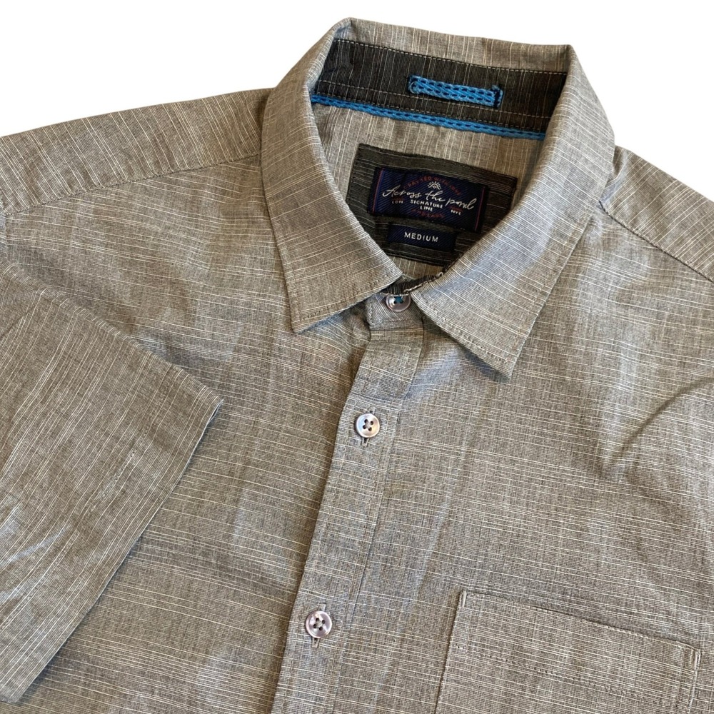 Across the Pond Mens Medium Grey Short Sleeve Button Down Shirt‎